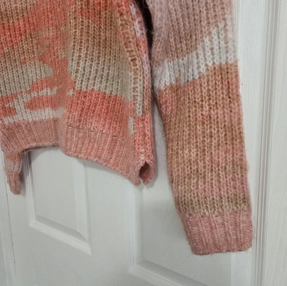 Studio B By Bobeau Knitted Sweater Womens Juniors Small Short Camo Winter Fall - Picture 3 of 10